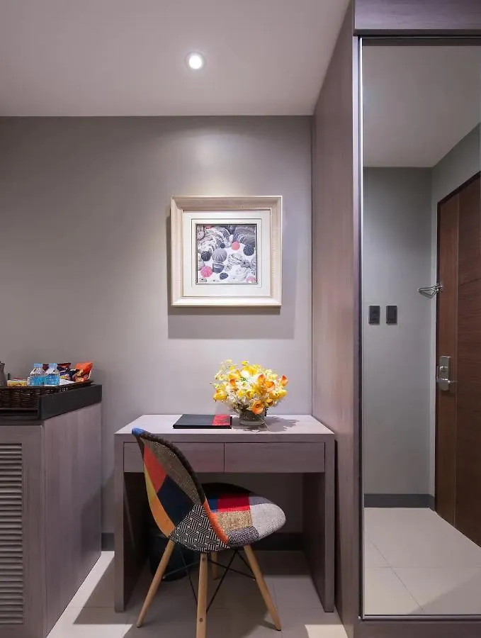 Solace Hotel 3*, Makati City Philippines