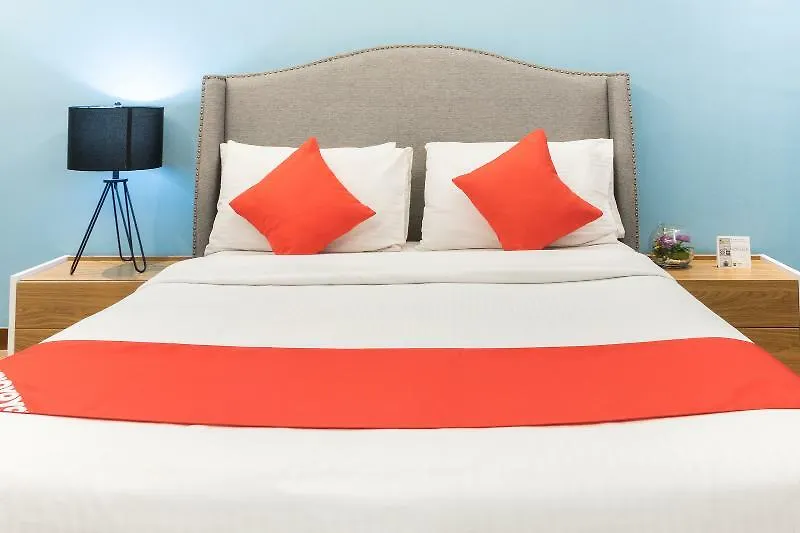 Solace Hotel 3*, Makati City